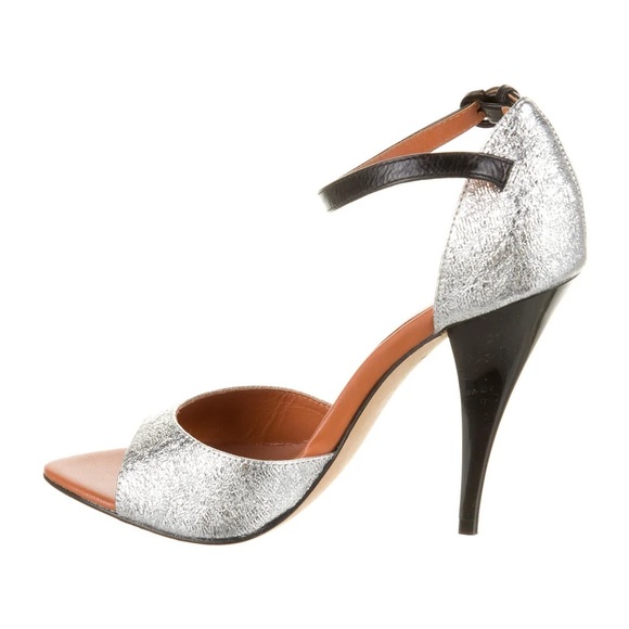 REBECCA MINKOFF… These are 🔥
Leather Colorblock Pattern D'Orsay Pumps
Size: 7 - Picture 3 of 5